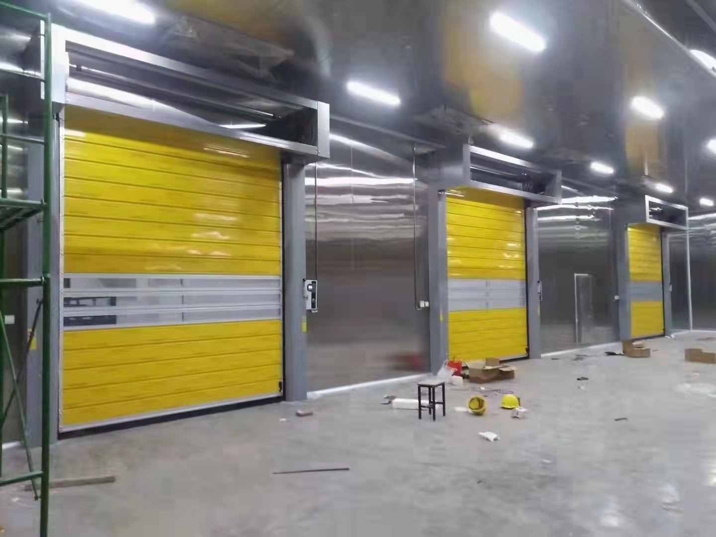 三排视窗堆积门